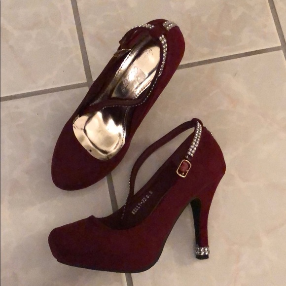 Mascotte Shoes - 3/$20 SALE Mascotte Kelly Burgundy Heels 6.5